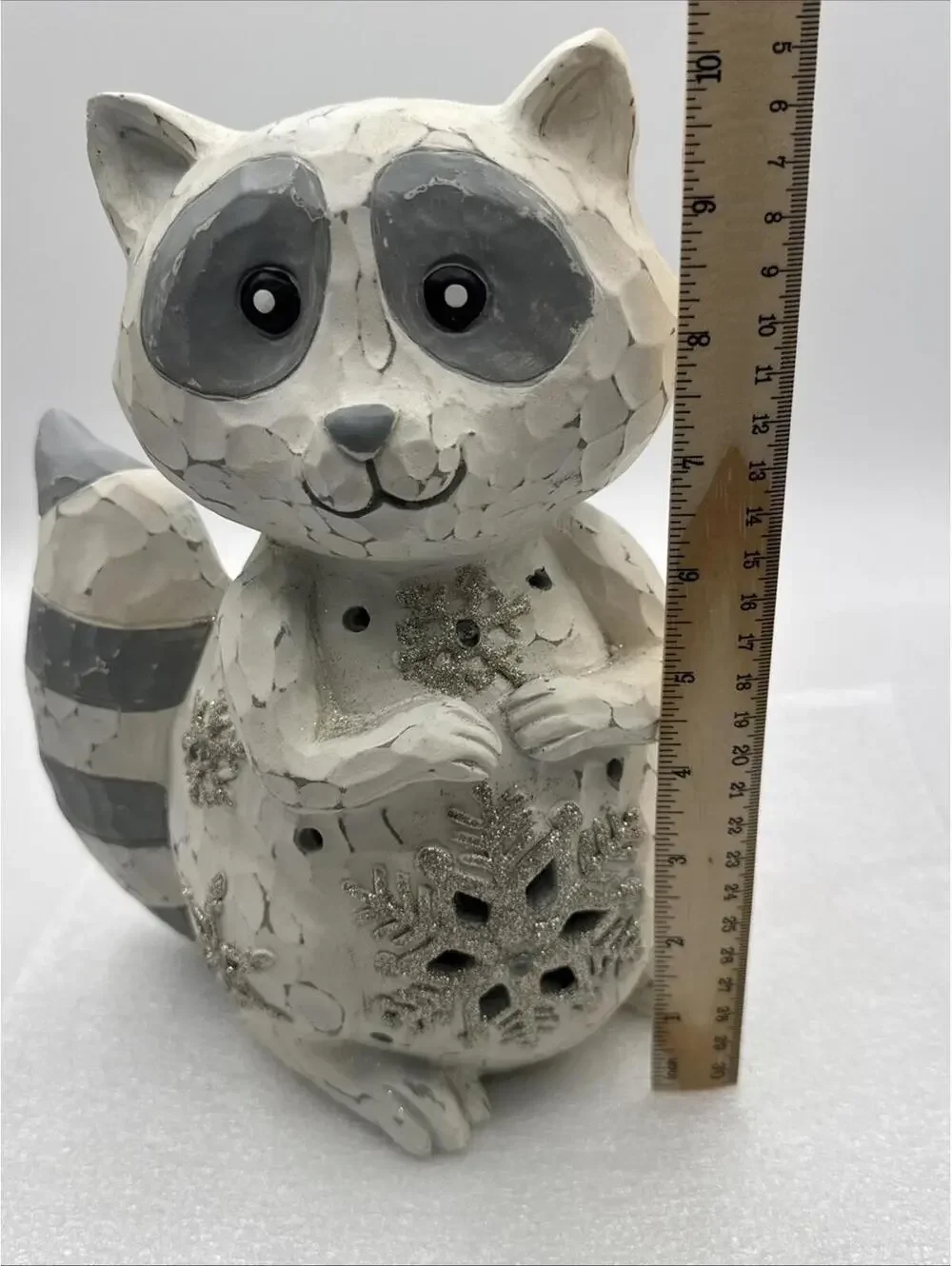 Cracker Barrel Lighted Raccoon LED Flicker Candle Woodland Christmas Lodge 10”